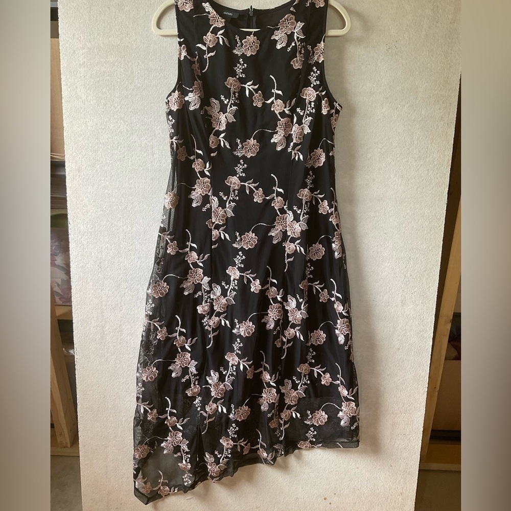 Alfani Midi Sundress. Embroidered. Size 8